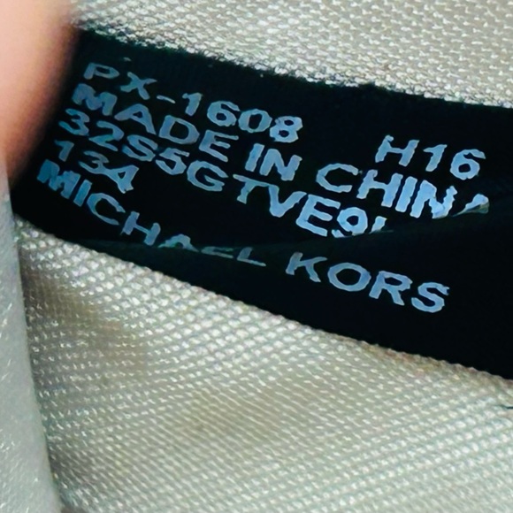 Michael Kors Jet Set Continental Wristlet Wallet in Beige Saffiano Leather - Picture 8 of 9